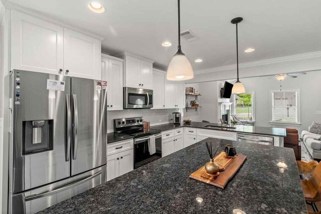 1046 Oden Ct - Photo 4 of 26