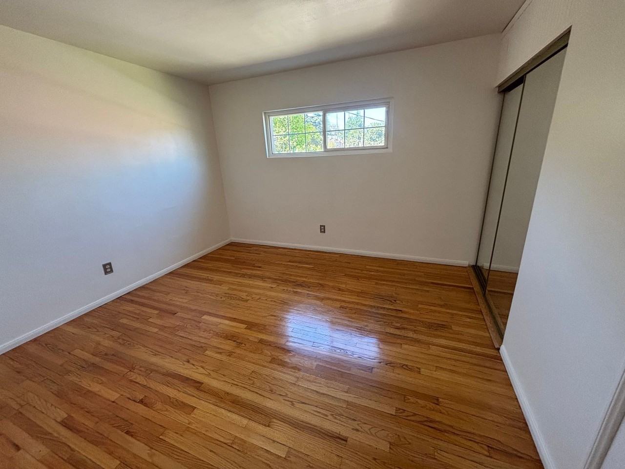 4040 Toland Way - Photo 6 of 17