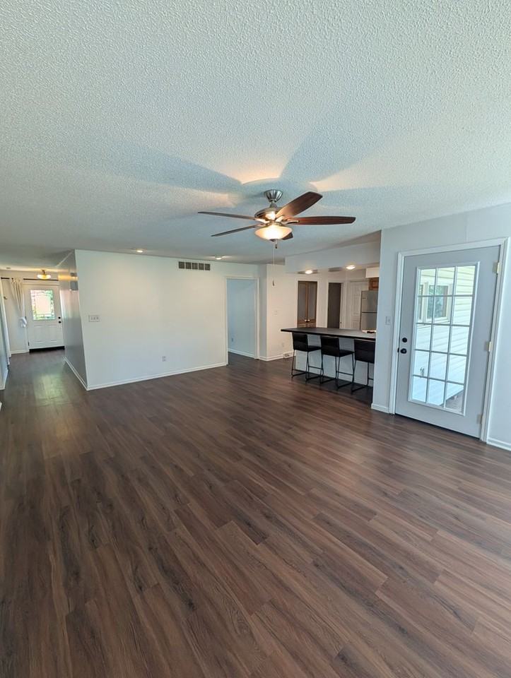 622 Laurel Dr - Photo 4 of 23