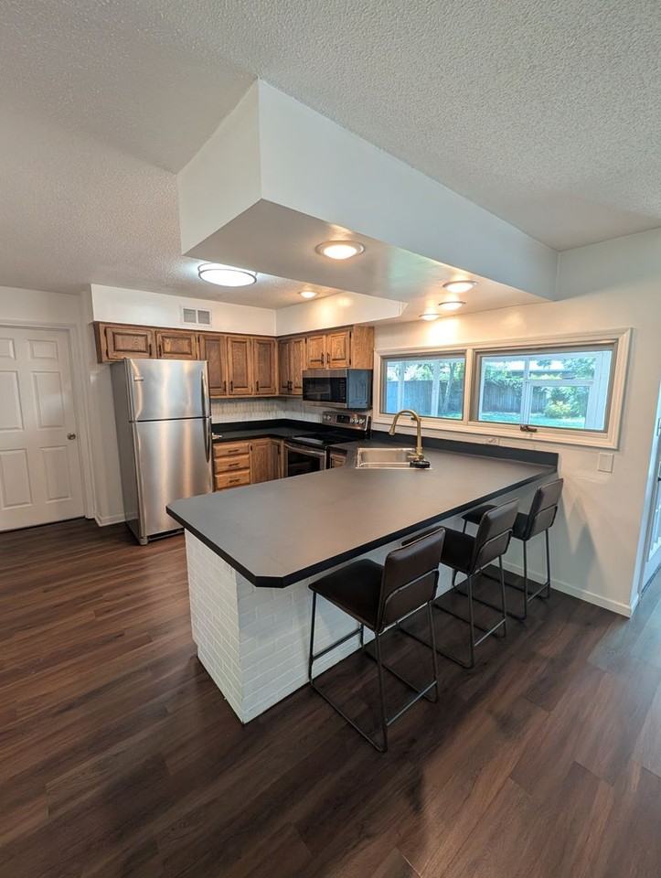 622 Laurel Dr - Photo 5 of 23