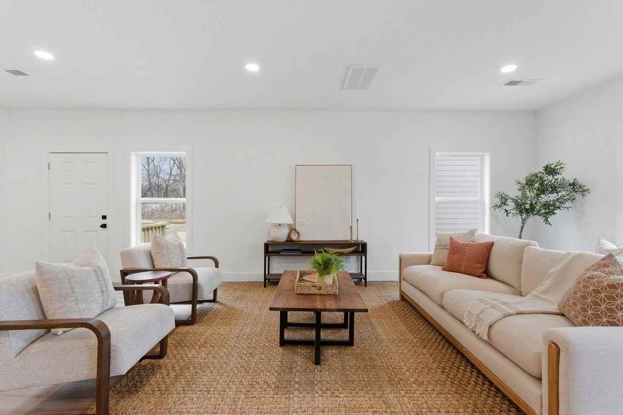 1024 Scenic View Ct - Photo 3 of 30