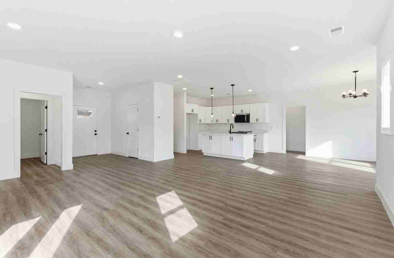 1029 Scenic View Ct - Photo 2 of 36