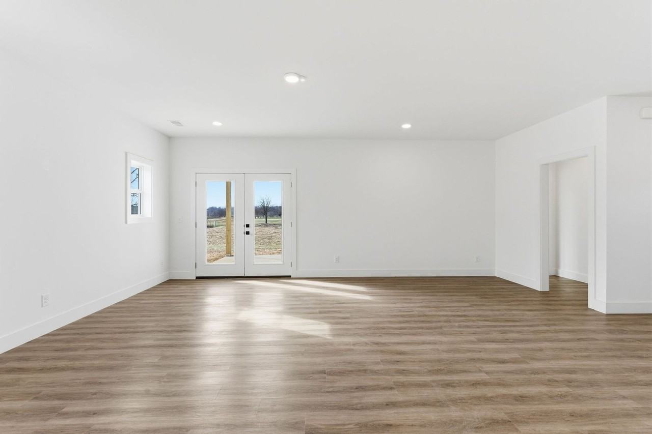 1029 Scenic View Ct - Photo 4 of 36