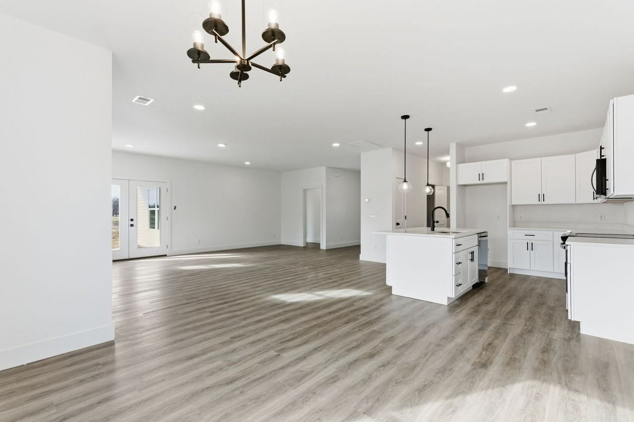 1029 Scenic View Ct - Photo 7 of 36
