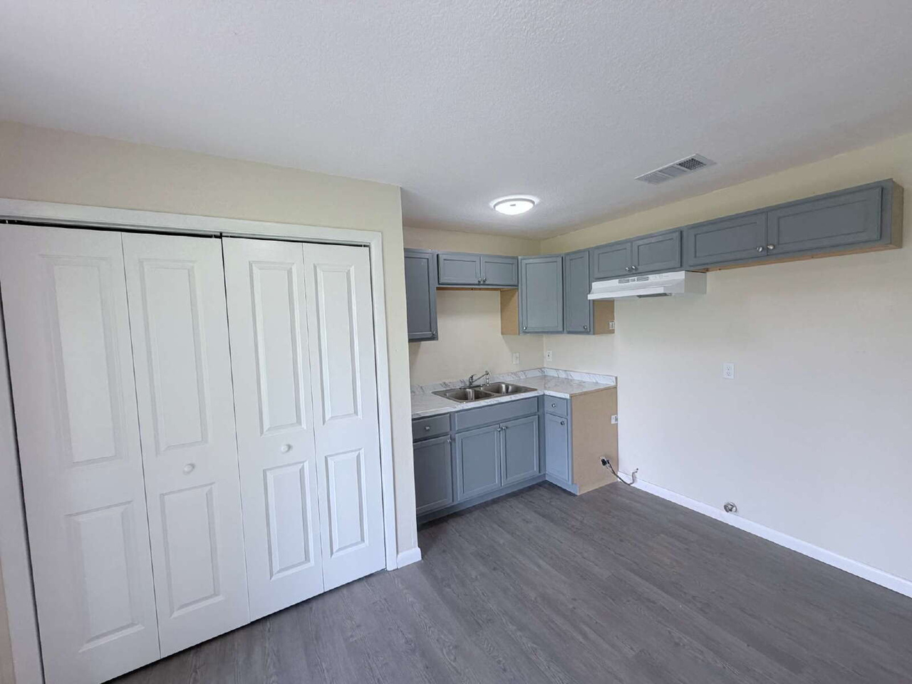 459 Beech Ave - Photo 3 of 7