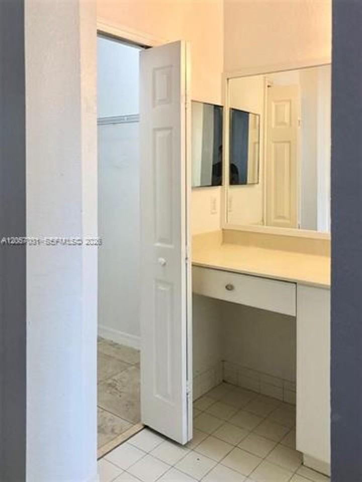 8527 8527 NW 108th Ave th 4-41 #41 - Photo 7 of 10