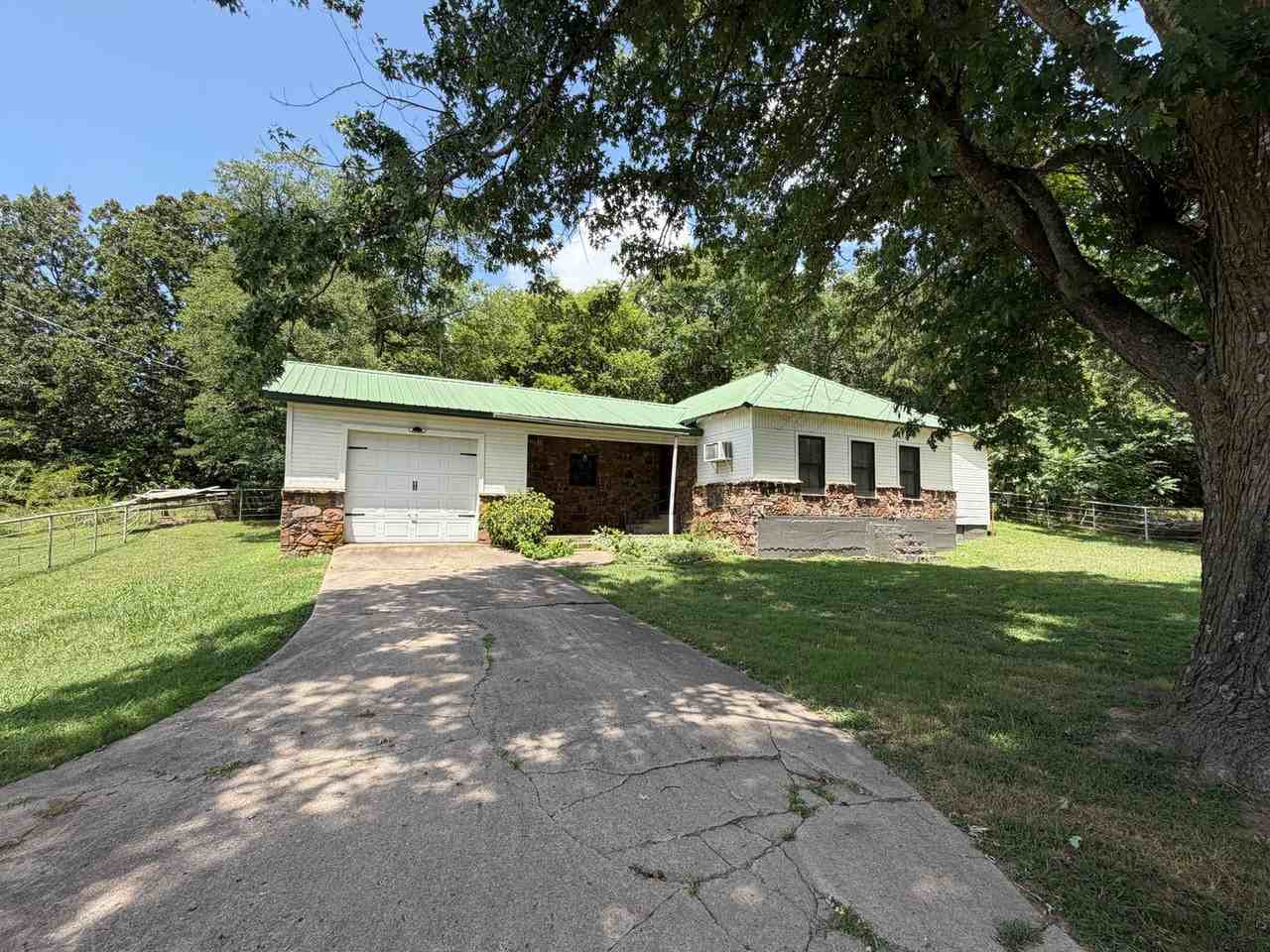 475972 E 740 Rd - Photo 2 of 20