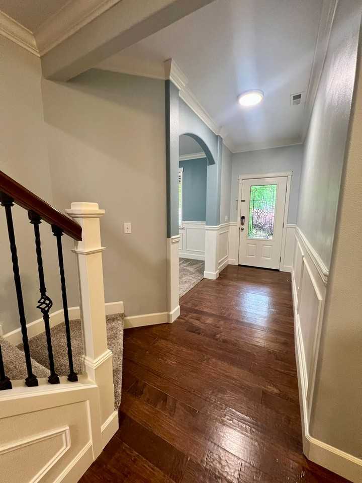 4006 20th Ave Ne - Photo 4 of 31