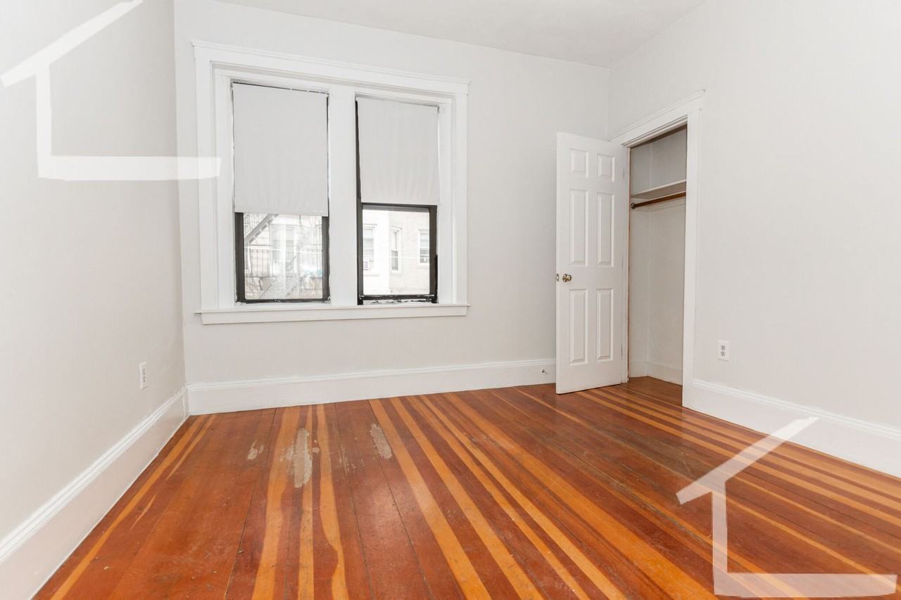 1383 Commonwealth Ave - Photo 2 of 7