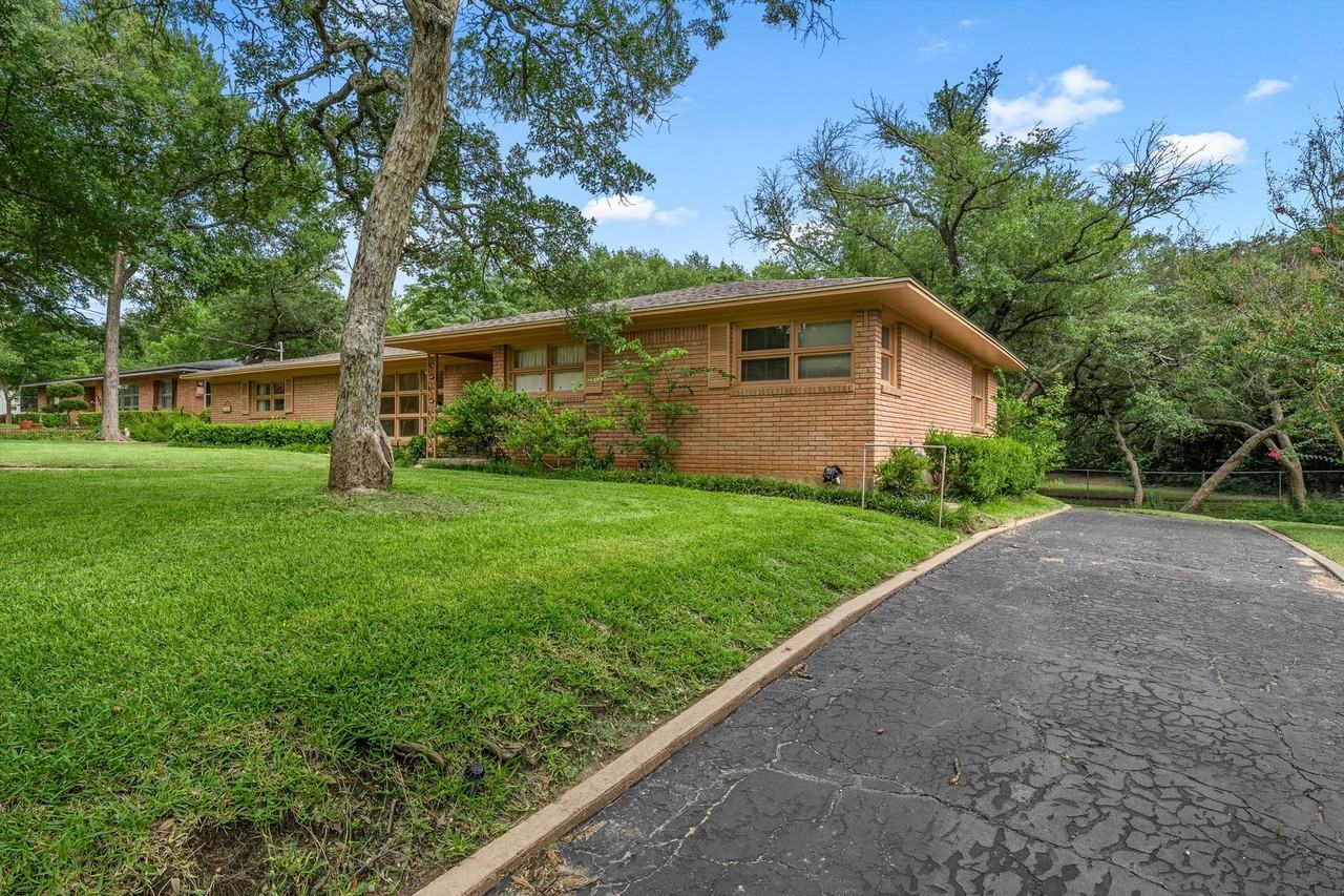 7808 Delhi Rd - Photo 2 of 29