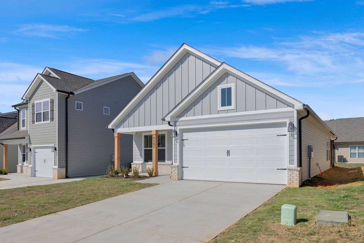 6579 Elizabeth Ann Way - Photo 2 of 31