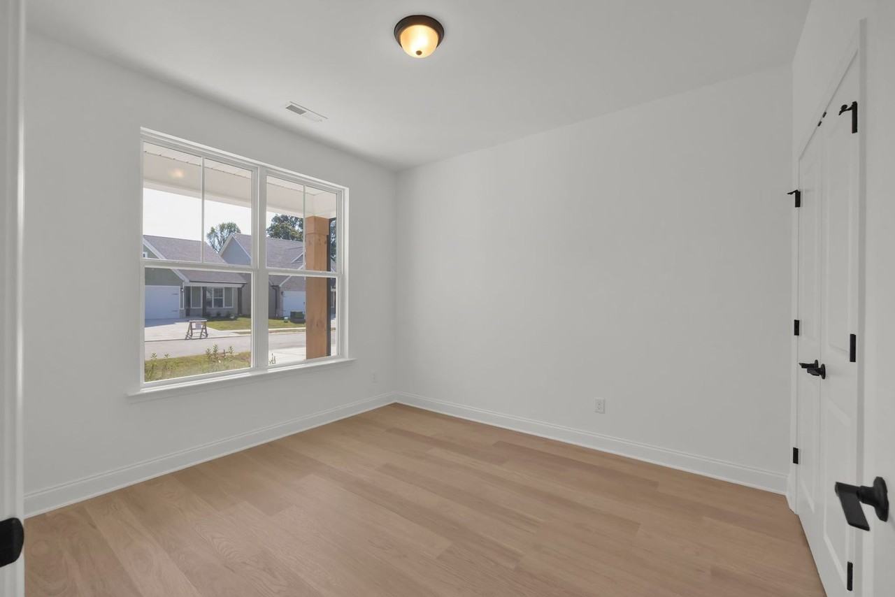 6579 Elizabeth Ann Way - Photo 6 of 31