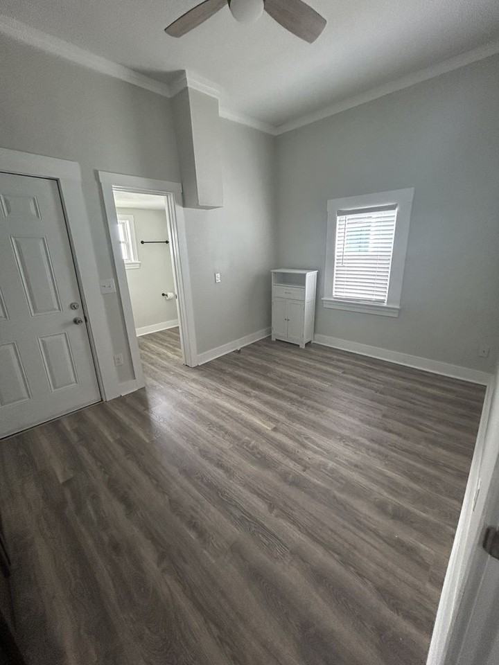 407 S A St - Photo 5 of 15