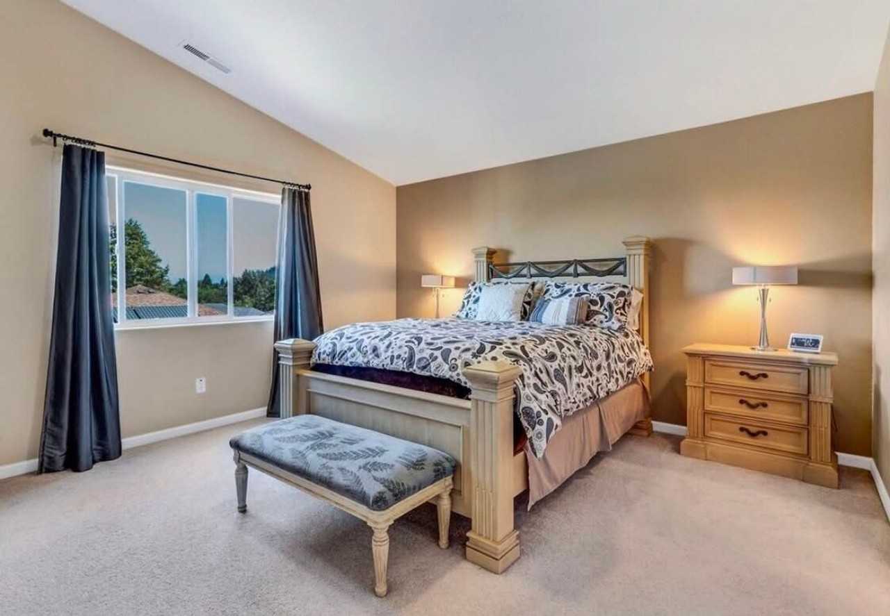 2089 Sw 33rd St - Photo 5 of 23