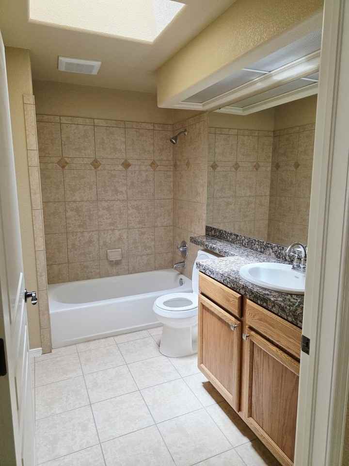 5705 Ireland Dr - Photo 7 of 11