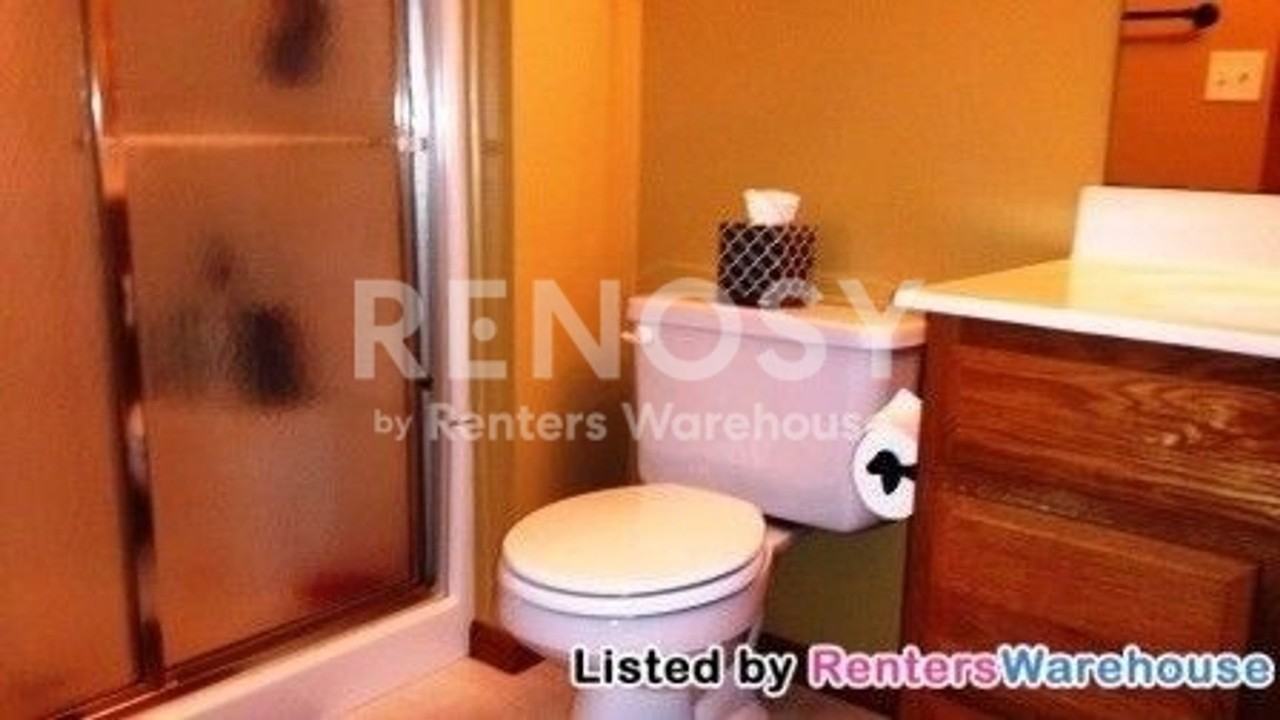7648 Century Blvd - Photo 4 of 31