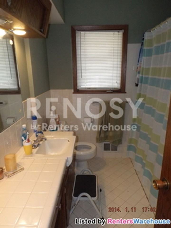 7404 Queen Ave S - Photo 6 of 21