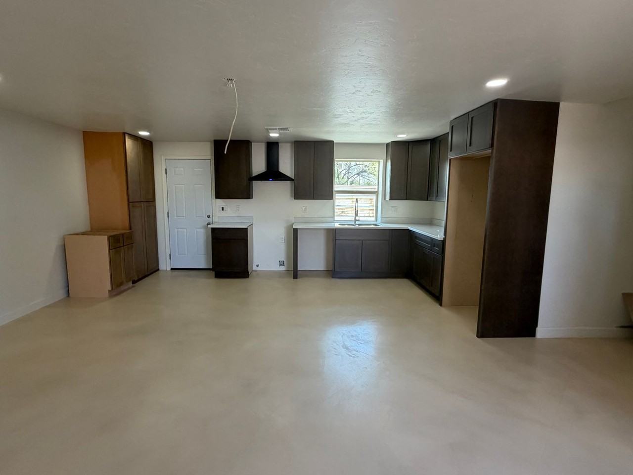 770 S Bryant Ave - Photo 3 of 25