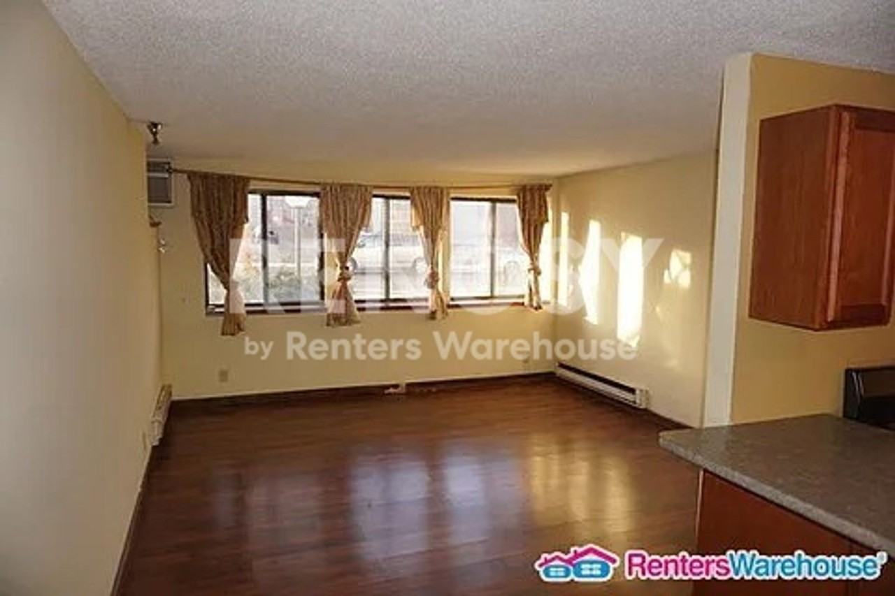 925 30th Ave S - Photo 4 of 8