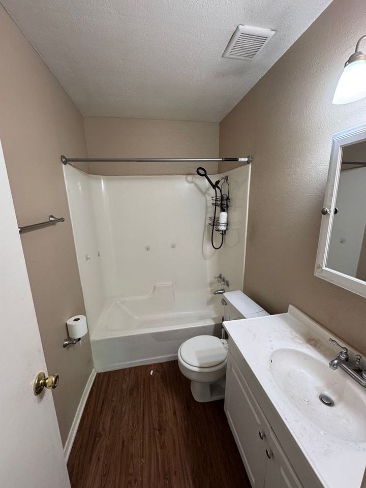 3A Stonewall Ct - Photo 2 of 8