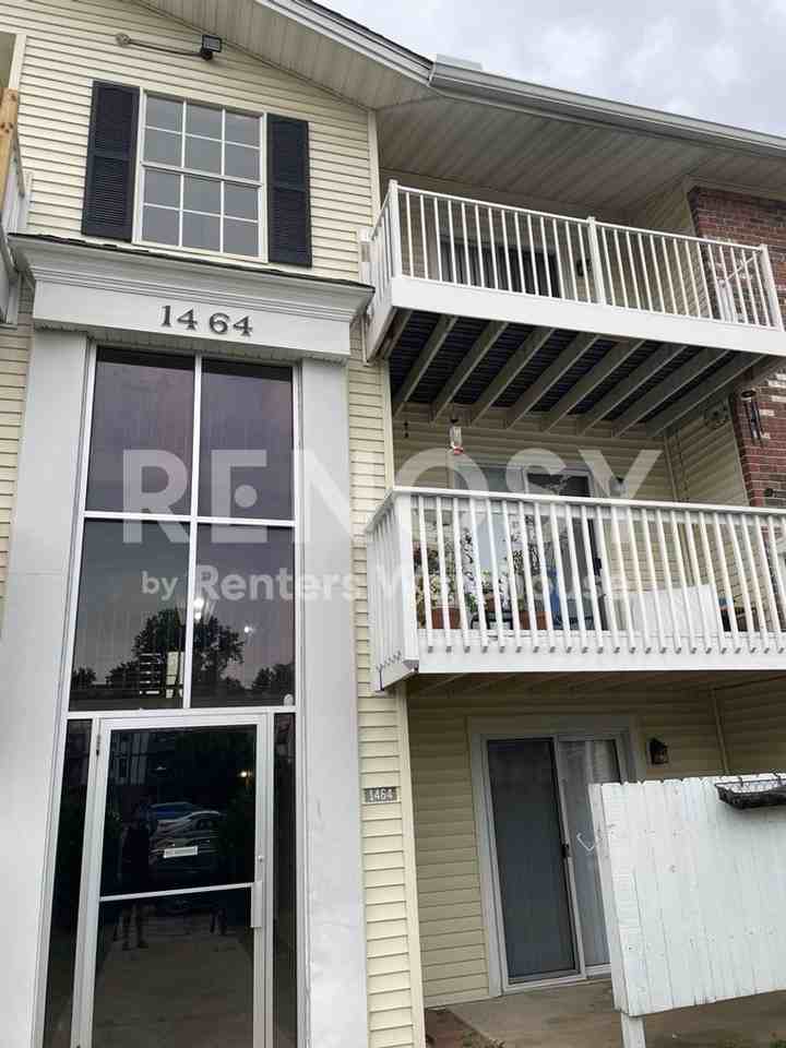 1464 Hawks Nest Dr #G - Photo 3 of 18