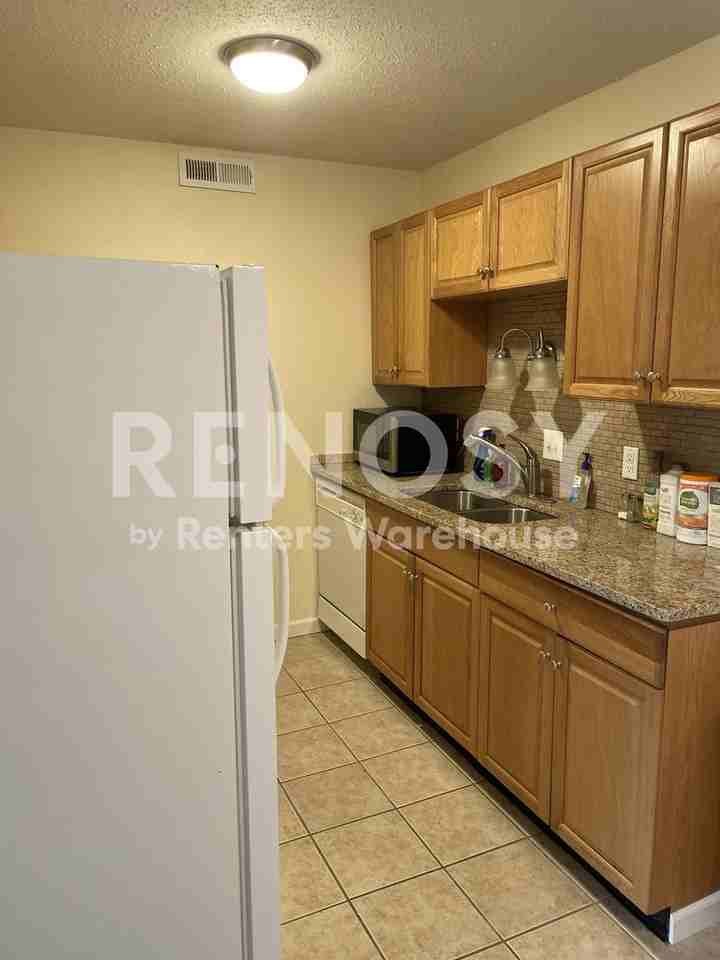 1464 Hawks Nest Dr #G - Photo 7 of 18