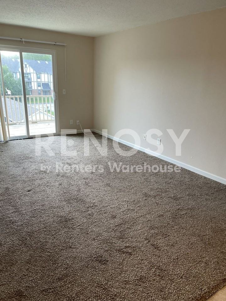 1464 Hawks Nest Dr #G - Photo 4 of 18