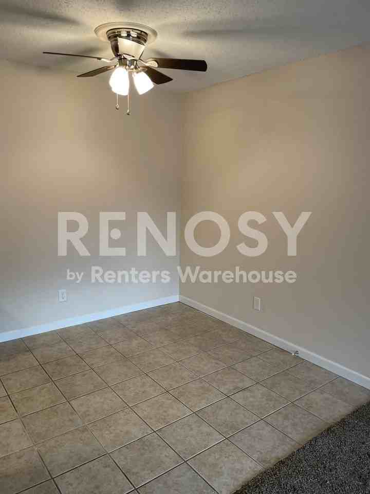 1464 Hawks Nest Dr #G - Photo 5 of 18