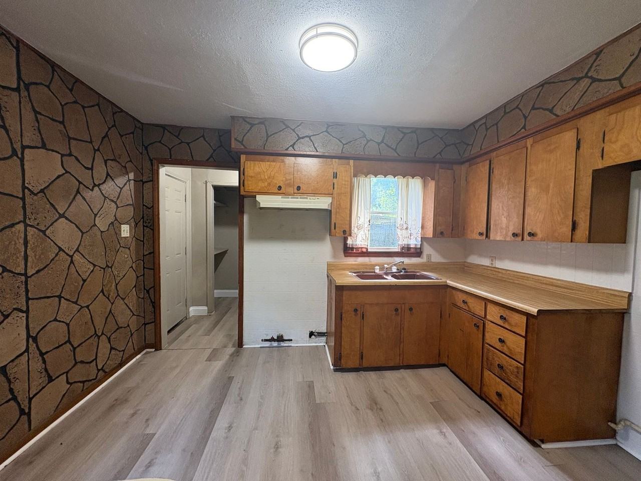 6301 Canal Blvd - Photo 5 of 16