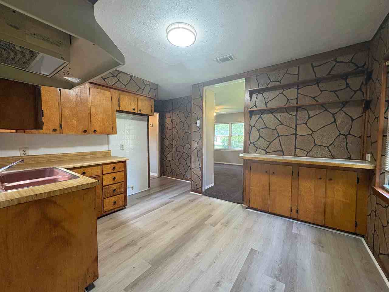 6301 Canal Blvd - Photo 6 of 16