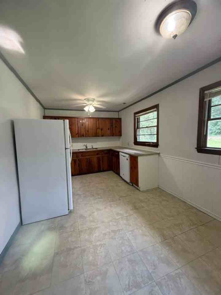 1109 Tapoco Ave - Photo 6 of 16
