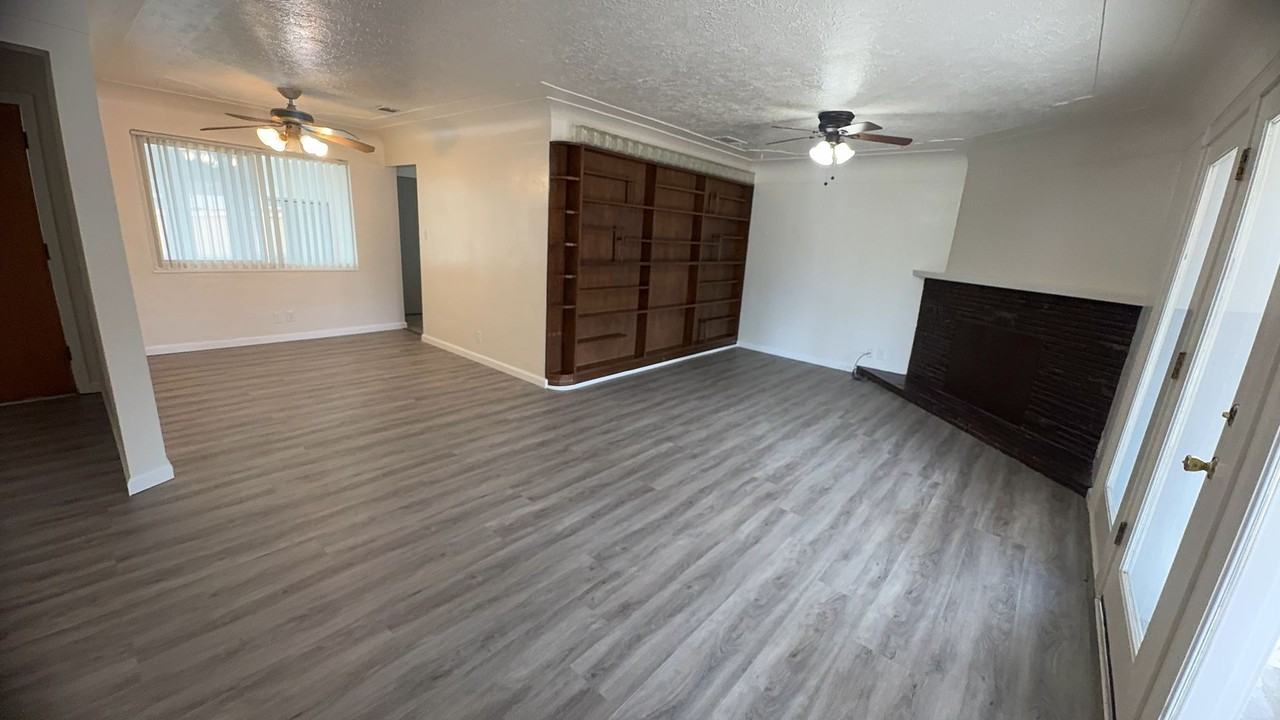 418 Lupton St - Photo 2 of 14
