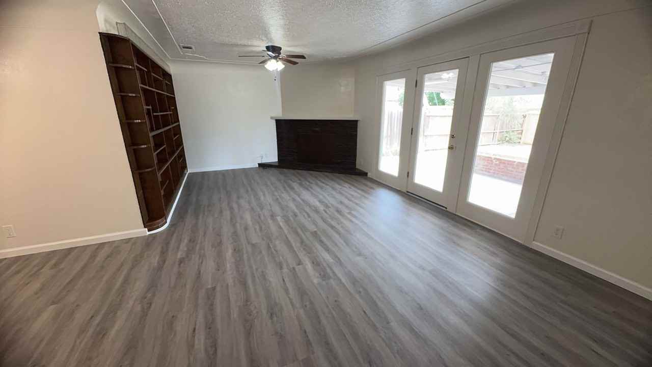 418 Lupton St - Photo 3 of 14