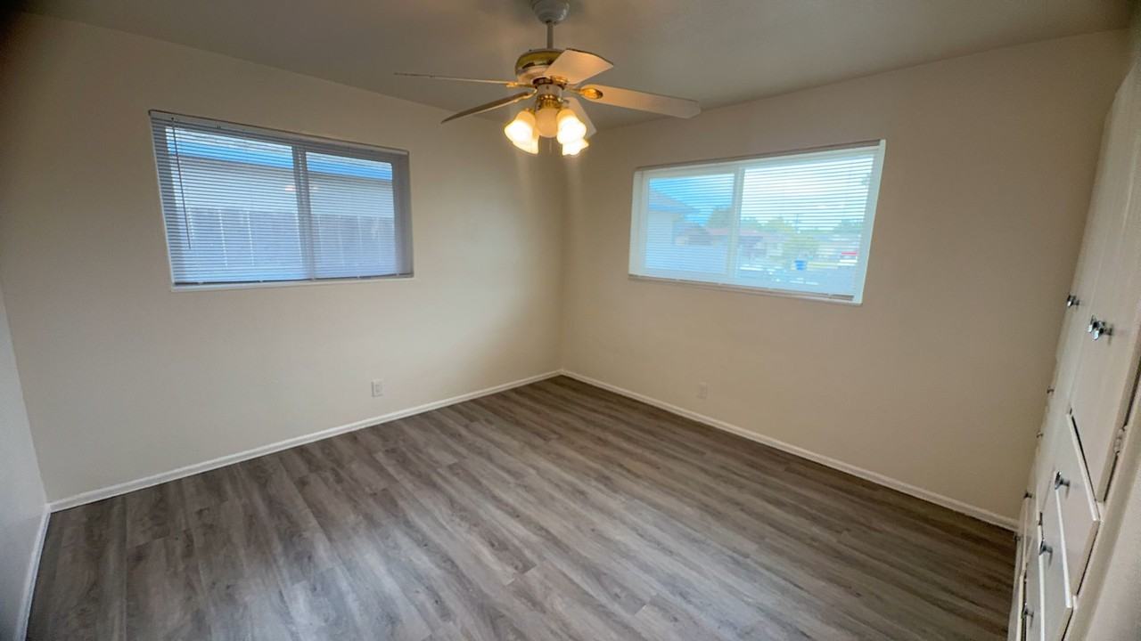 418 Lupton St - Photo 4 of 14
