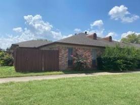 708-714 E  Pecan St - Photo 1 of 1