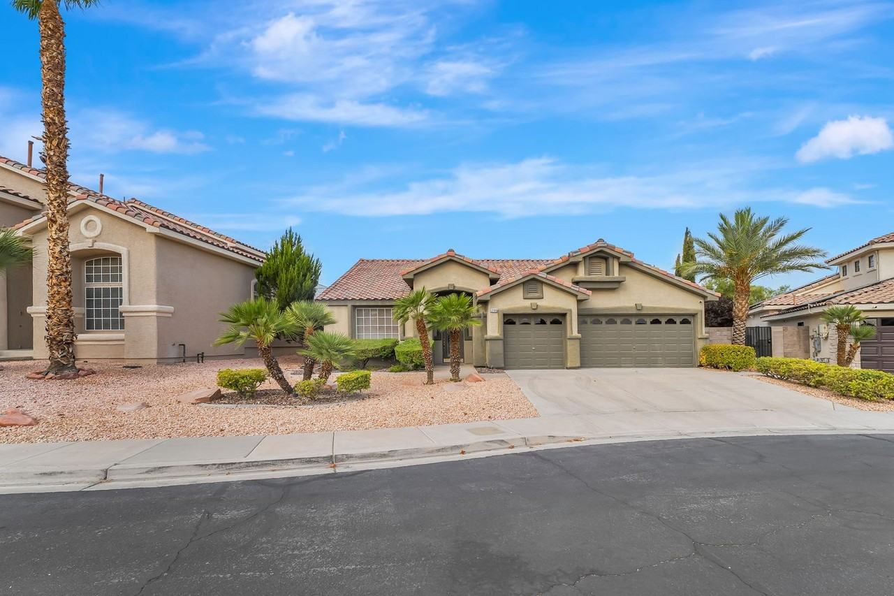 1299 Echo Creek St