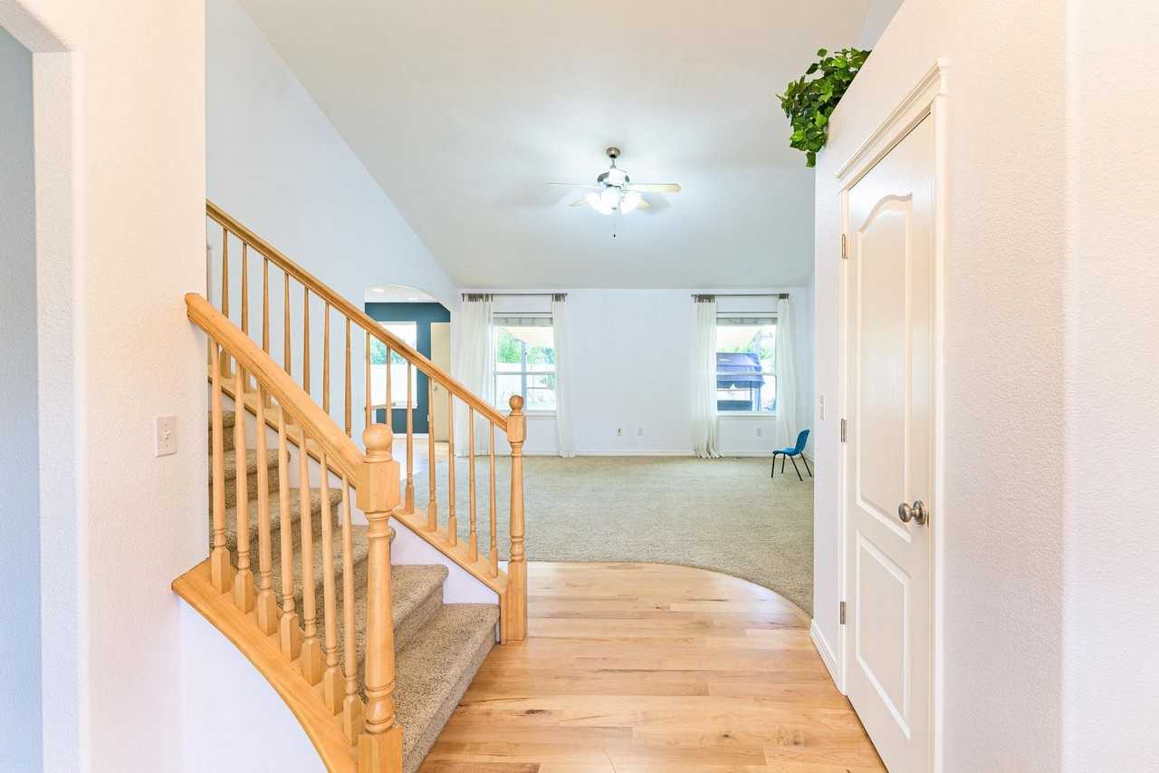 6296 S Black Oak Pl - Photo 2 of 32
