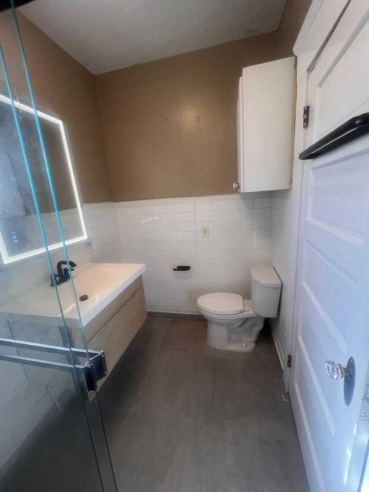 2686 A St - Photo 3 of 12