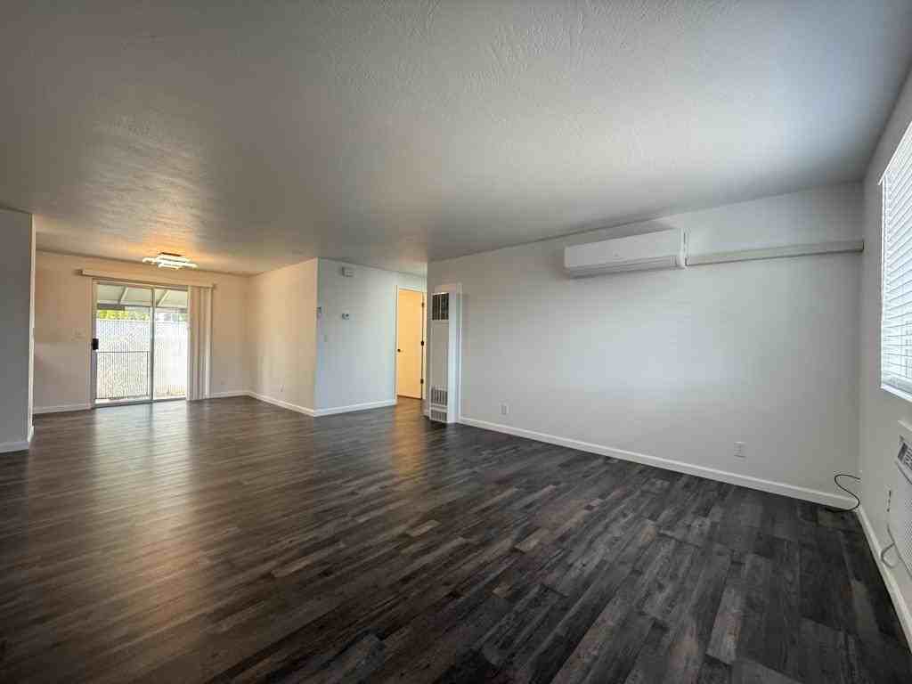1608 Leonard Rd - Photo 4 of 18