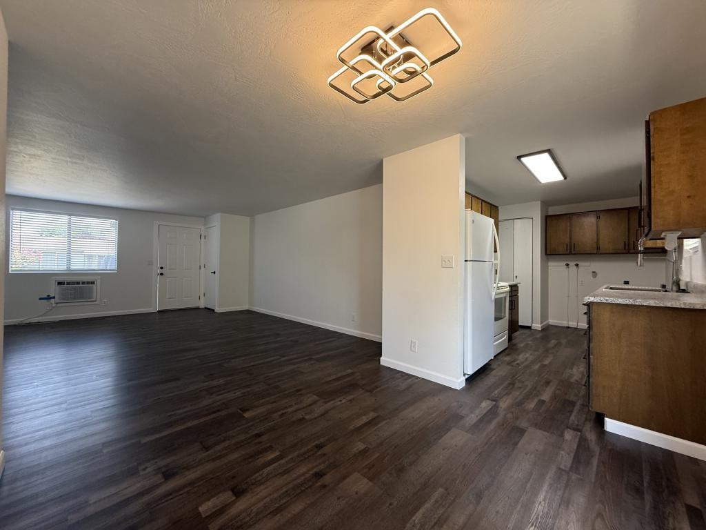 1608 Leonard Rd - Photo 5 of 18