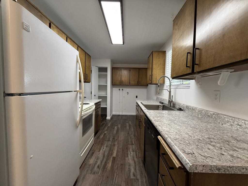 1608 Leonard Rd - Photo 7 of 18