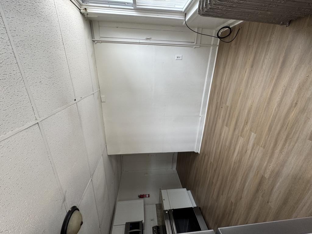 1031 Spruce St #2ndFL - Photo 2 of 6