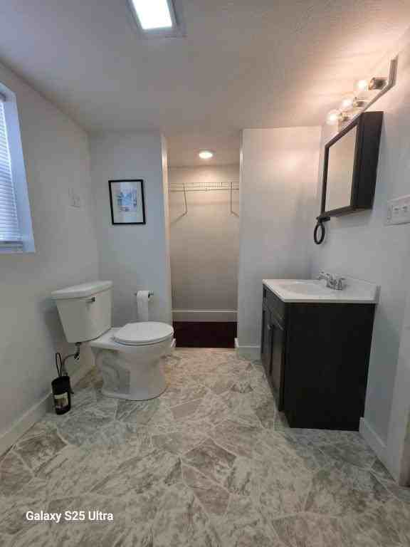 734 S Bell St - Photo 5 of 9