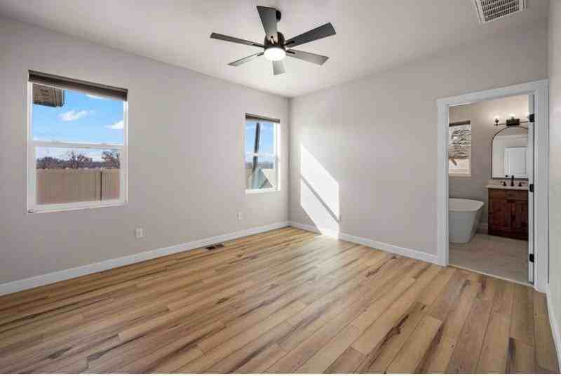 1540 S Main St - Photo 6 of 15