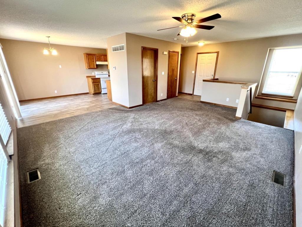 512 N Grove St - Photo 2 of 16