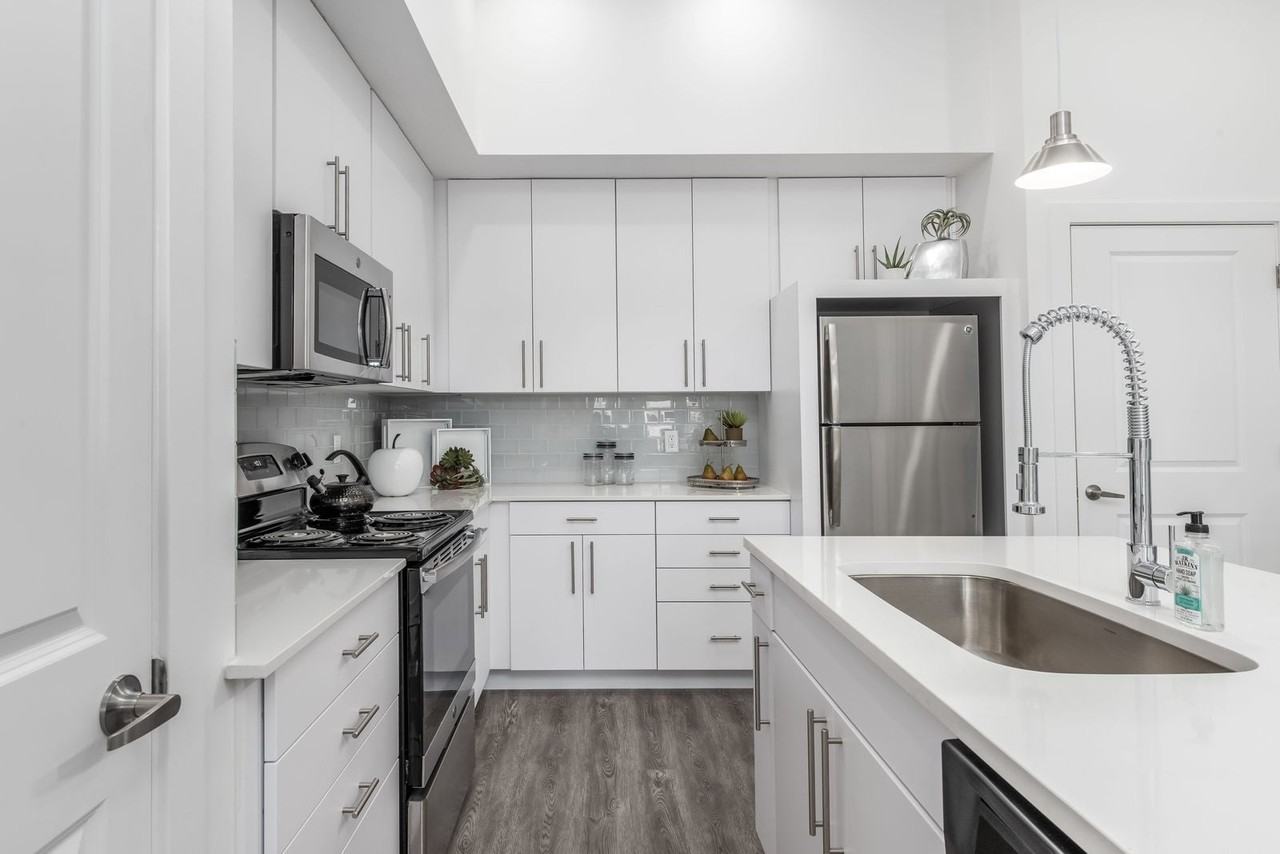 Rockpoint Apartments - Photo 4 of 30
