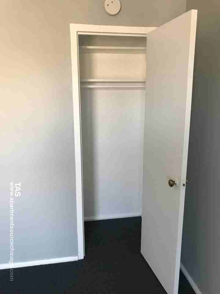 7333 N Ridge Blvd #111 - Photo 2 of 7