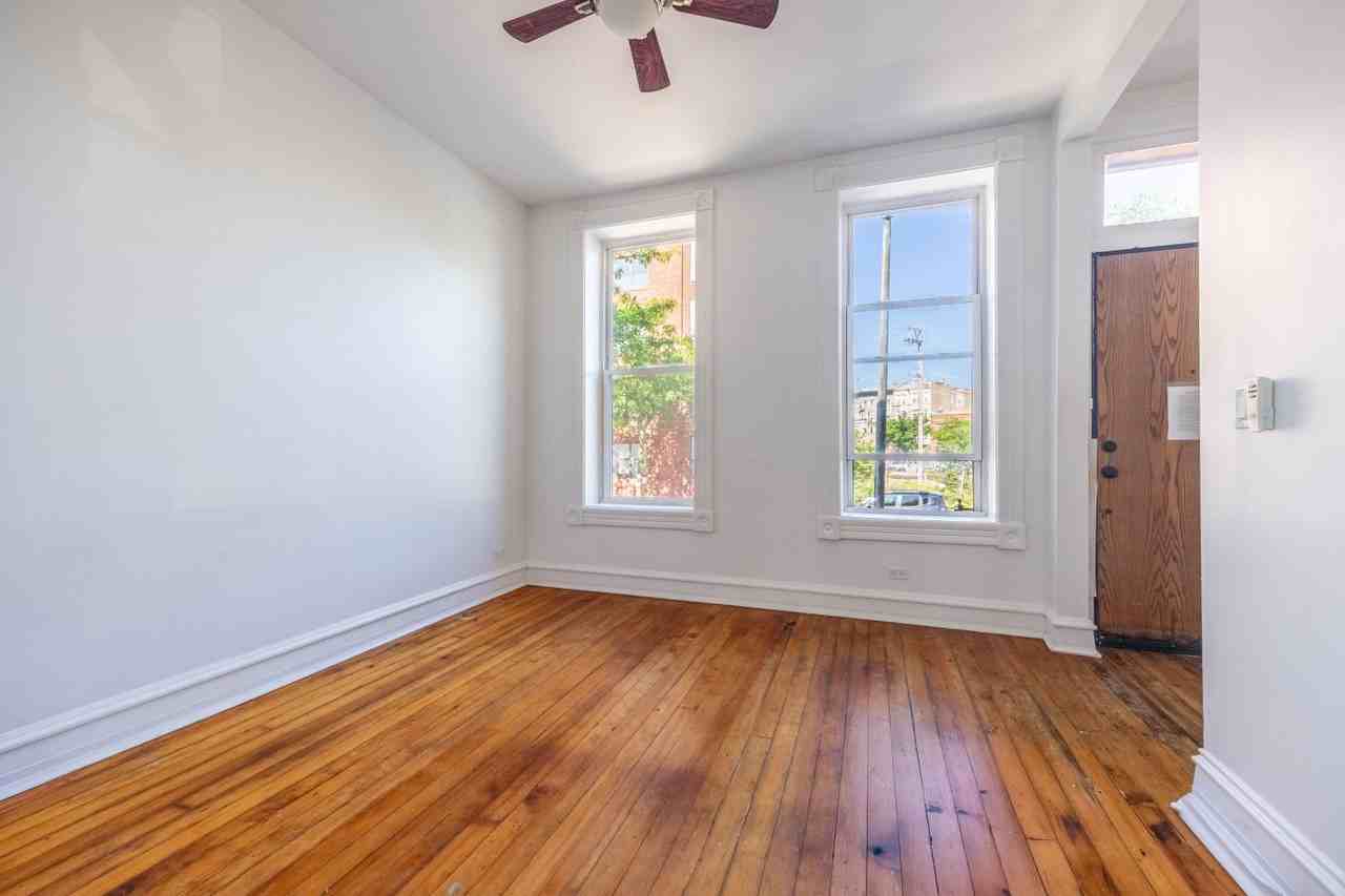 1847 S Loomis St #2 - Photo 3 of 16