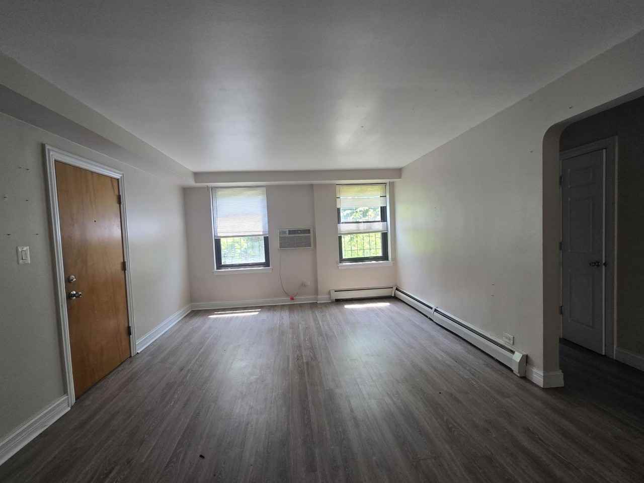7328 N Ridge Blvd #1W - Photo 3 of 13
