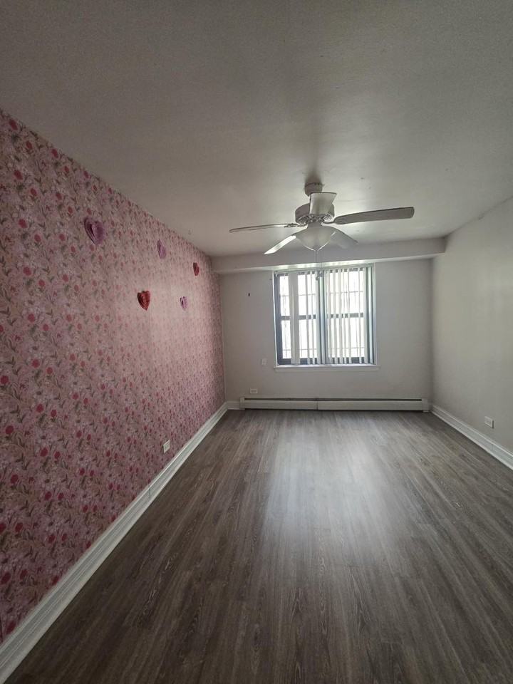 7328 N Ridge Blvd #1W - Photo 4 of 13